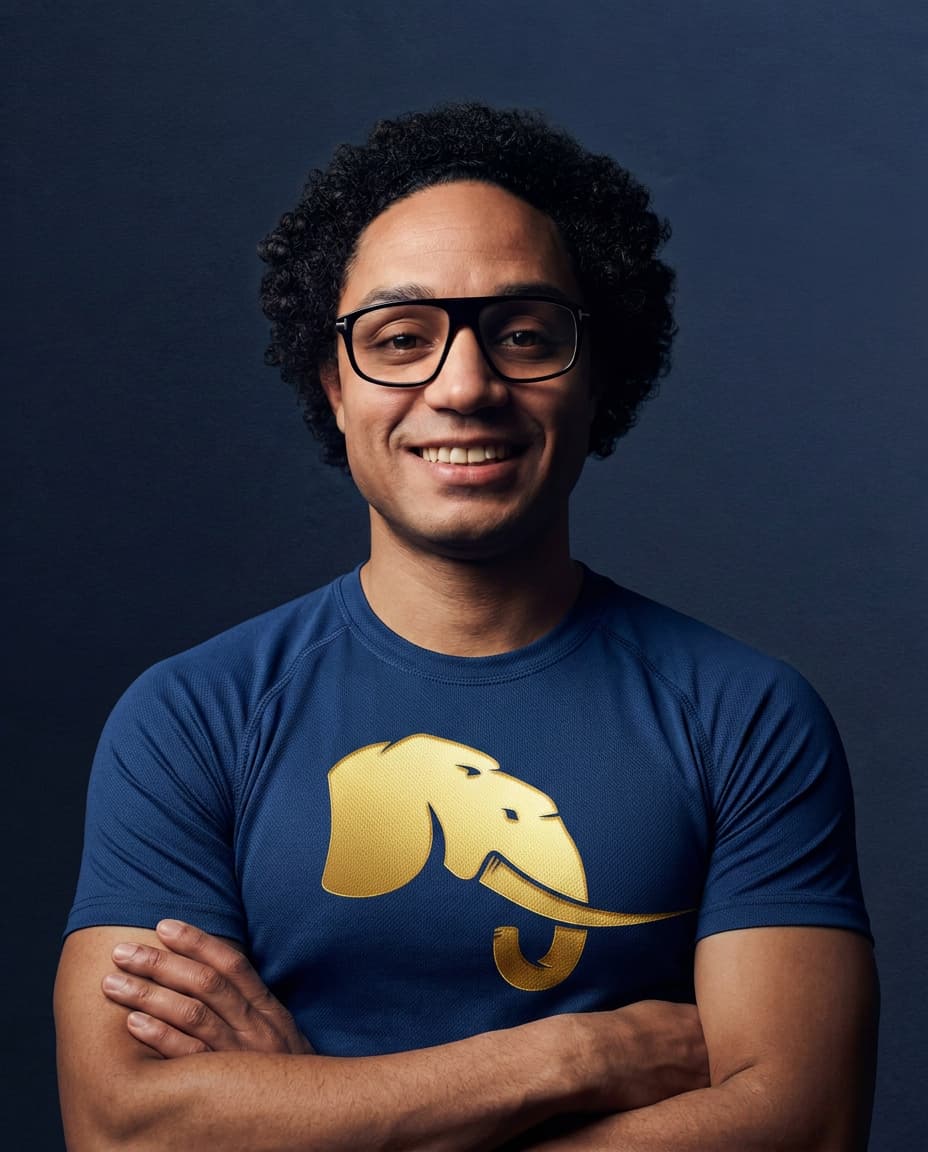 Portrait professionnel de Benjamin AZIKA-EROS, Directeur Général et coach expert fitness du Jamet Sporting Club Bellevue à Nantes.